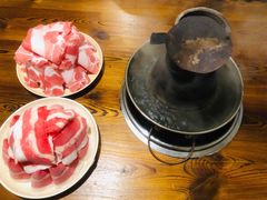 -洞庭洲·防空洞火锅·烧烤·铜锅涮肉(新百广场店)