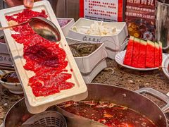 -来龍儿鲜切牛肉自助老火锅