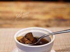 黑蒜人参炖鸽子-鱼桥巷·美学川菜