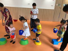 -小门牙好性格托育(北外滩中心)