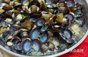 Stir-Fried Clams with Garlic