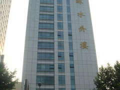 酒店对面标志性建筑-汉庭(南京上海路地铁站店)