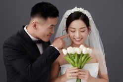 -雪中彩影婚纱摄影·微光艺术中心