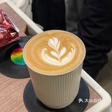 南京最社区的咖啡店三五好友相聚喝咖聊天