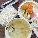 比卖家秀少了很多东西。勺子不错，汤重盐味精及胡椒味