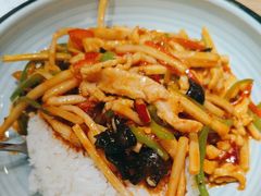 -西部马华清真兰州牛肉面·烧烤夜市(三里河店)
