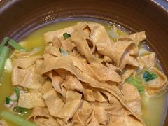 -阿瓦山寨·湘菜现炒·剁椒鱼头王(咸阳总店)