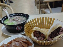 -闫家驴肉老店(华电一校店)