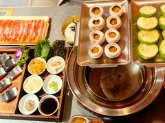 -围炉肉舍•炭烤活鳗•丹东海鲜烤肉(步行街店)