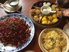 -黄桷树曹家私房菜(江与城店)