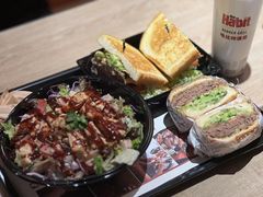-The Habit Burger Grill 哈比特汉堡(世博店)