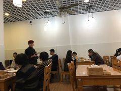 大堂-正宗普宁豆干坊·洪记砂锅粥(红领巾路店)