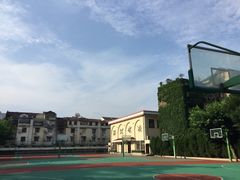 -上海市位育初级中学