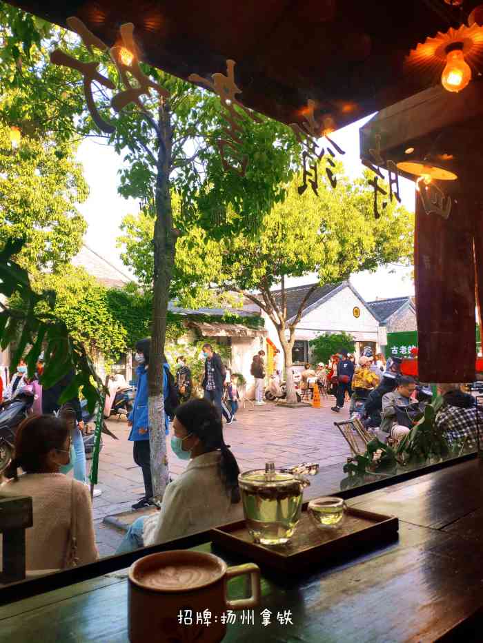 浮生记(皮市街店)-"我记得在那儿看过喜欢的书,没和喜欢的人一.