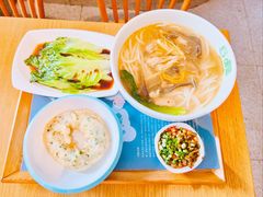 -呷佬·长沙手工米粉(金沙江路店)