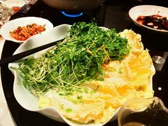-帅巴人舅母子腊蹄民俗村