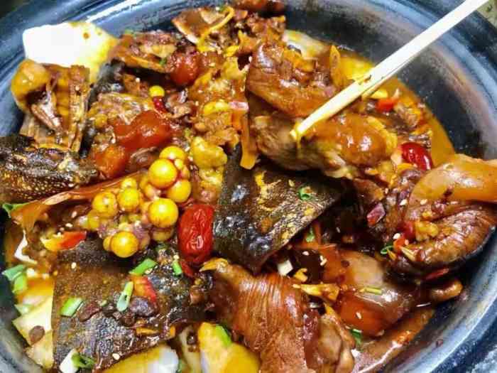 一品香碳火烤肉-"串串[调皮]炒实蛋[调皮]烤肉全是这么的.