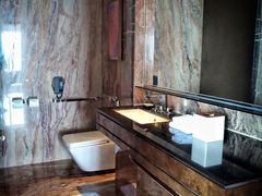 -广州天河希尔顿酒店