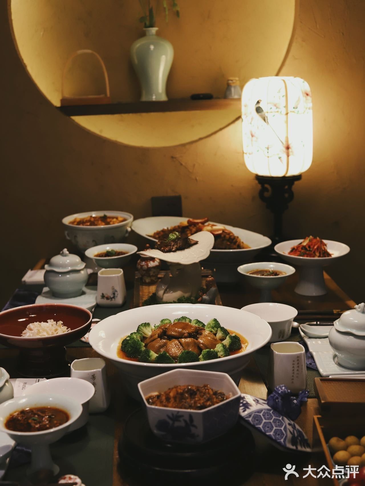 芳香景｜藏于闹市归于静谧的米其林餐厅 在成都市区