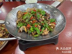 -湖南人家湘菜馆(镇江路店)