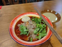 -楚东君•襄阳牛肉面牛杂煲(陆家嘴正大店)