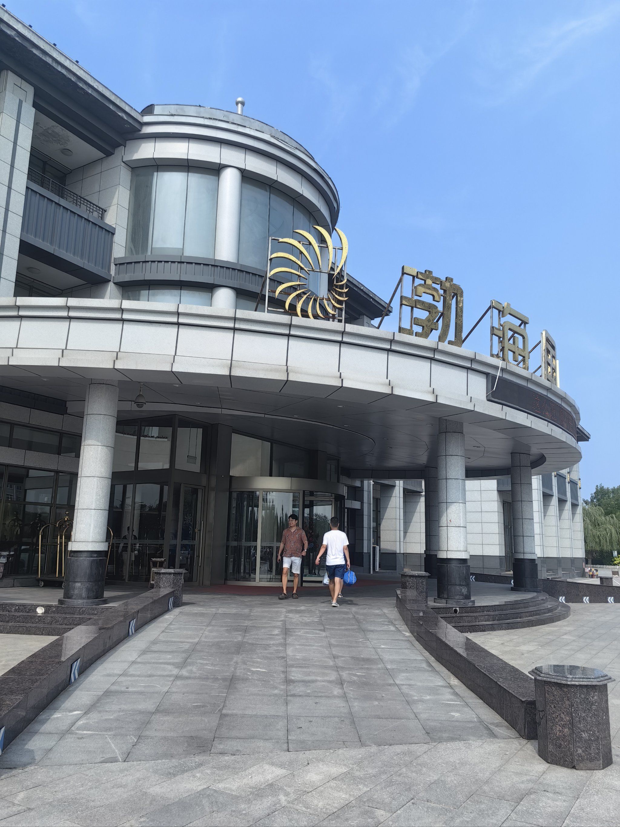 很干净,要是味道去除一下,噪音小一点就更好了