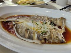 肉饼蒸大黄鱼-上海小南国(世博源店)