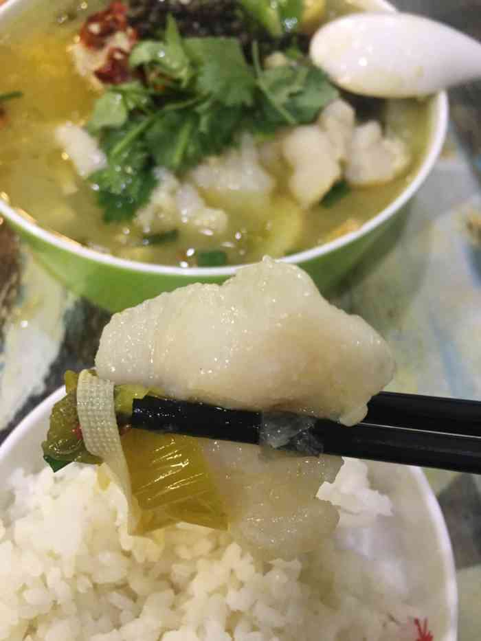 石品功石锅拌饭(湖滨大师店"晚上健身完老公说想吃石锅拌饭,正好