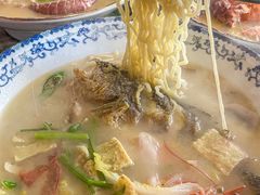 -霆记海鲜·只为这碗面(滨江店)