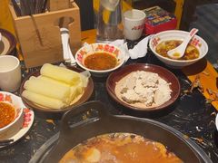 -憨孃孃·重庆老火锅(红山黑金店)