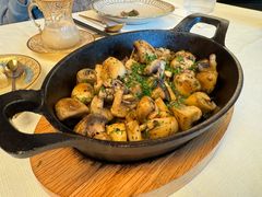 黑松露清炒野生巴楚菇-龟兹KUCINA·新疆菜(前滩L+PLAZA店)