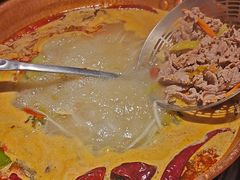 -洱火云南酸菜牛肉火锅(石景山当代商城店)