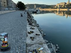 -多瑙河畔鞋履雕塑