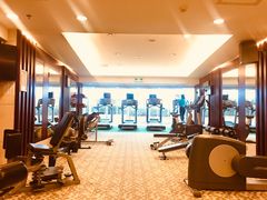 -深圳富苑皇冠假日套房酒店