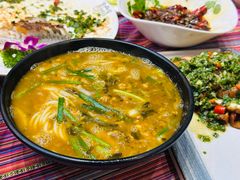 -香巴拉云南餐厅(华莱坞店)