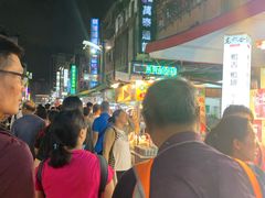 -六合夜市
