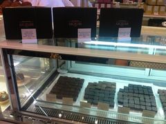 iphone_upload_pic-Angelina(IFC)