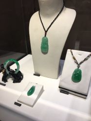 -北京七彩云南翡翠珠宝旗舰店(月坛店)