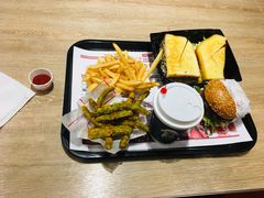 -The Habit Burger Grill 哈比特汉堡(爱琴海店)