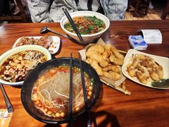 -爆炸头阿姨小四川正宗川味小吃(无任何分店)