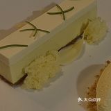 没有很快乐，但是不难过
