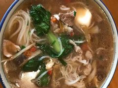 -邱芳粉店(迎宾大道旗舰店)