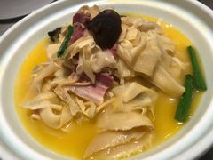 咸肉烧纸片笋-雀蓝川菜(奥体广场店)