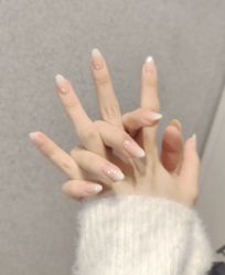 -涂tu指甲日式美甲美睫店