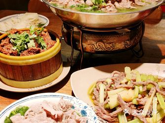 在这家跷脚牛肉把牛的全家都点上了
