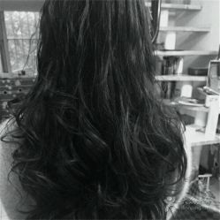 -辛西娅华仔美发机构