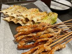 -何妹湿辣牛肉·粤式烧烤砂煲(桂雅路店)