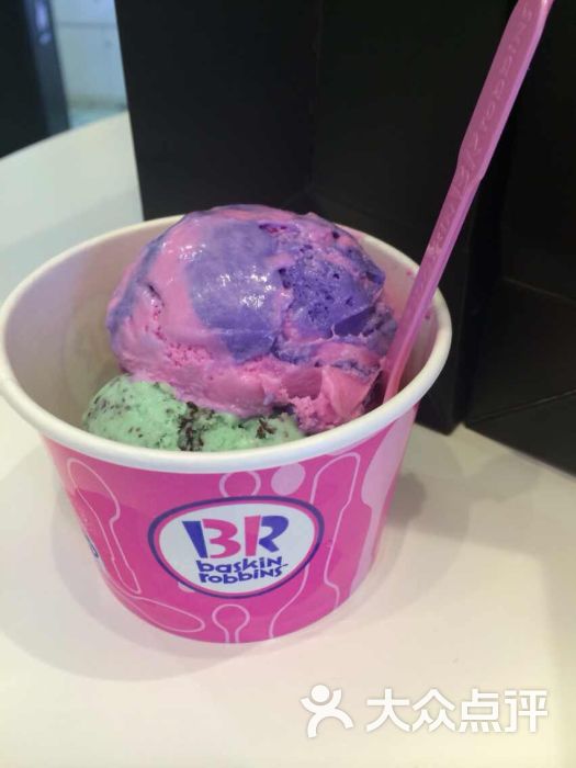 baskin robbins芭斯罗缤(虹泉路店)薄荷巧克力&棉花糖图片 第1张