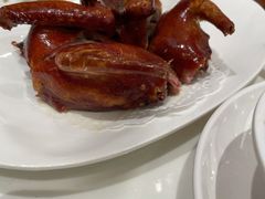 玻璃脆皮乳鸽皇-新雅粤菜馆(南京东路店)