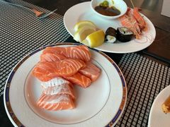 -亚洲国际大酒店·云顶阁旋转自助餐厅